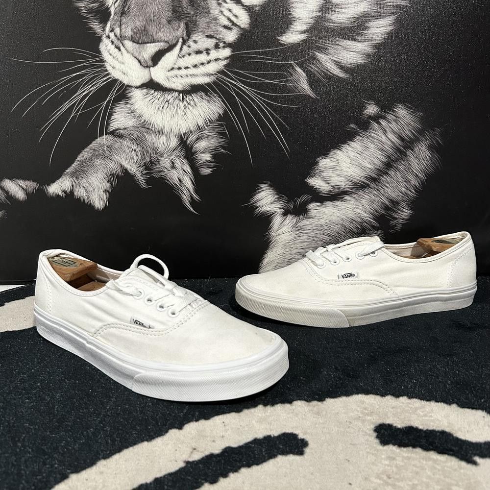 Vans Authentic VN000EE3W00 Athletic Sneaker Men's 10 White Canvas Skateboarding